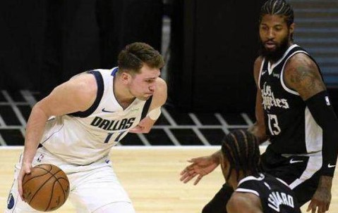 开云体育app下载官网-快艇该怎样限制东契奇？两瓶毒药泰伦卢如何选择