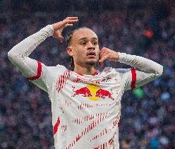 记者：红牛CEO明茨拉夫亲自介入西蒙斯交易，球员互换是可行方案